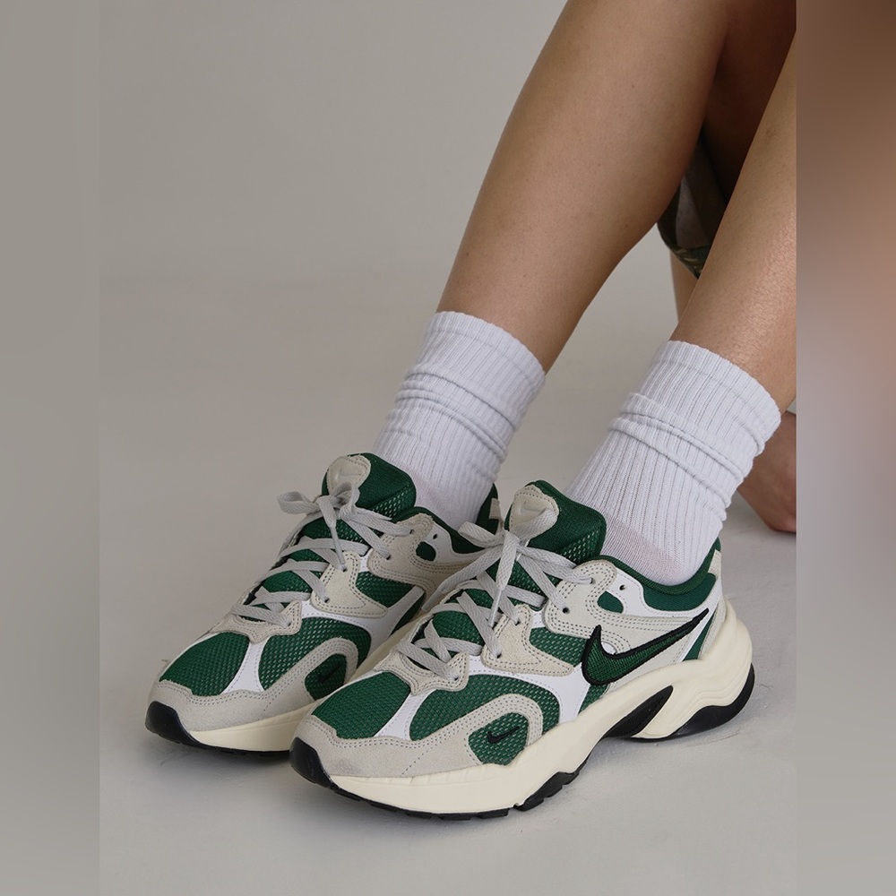 NIKE AL8 green brand new!!